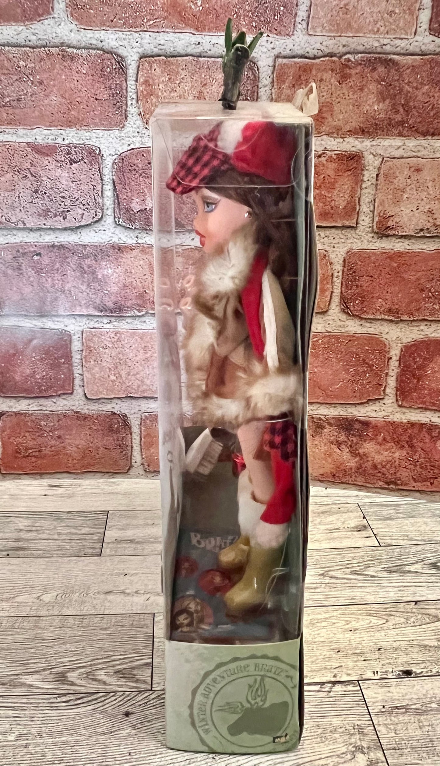 Rare Vintage Winter Adventure Phoebe Bratz Doll NIB