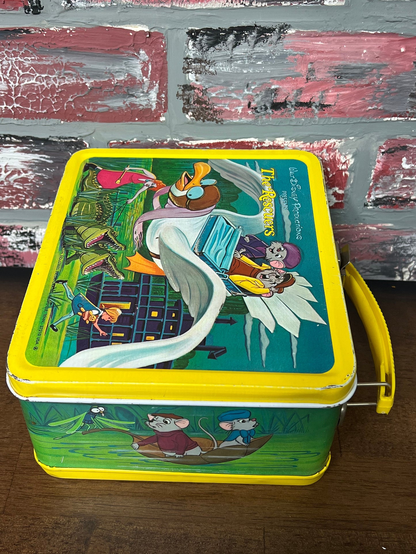 Vintage 1977 Walt Disney Production “The Rescuers” Lunchpail