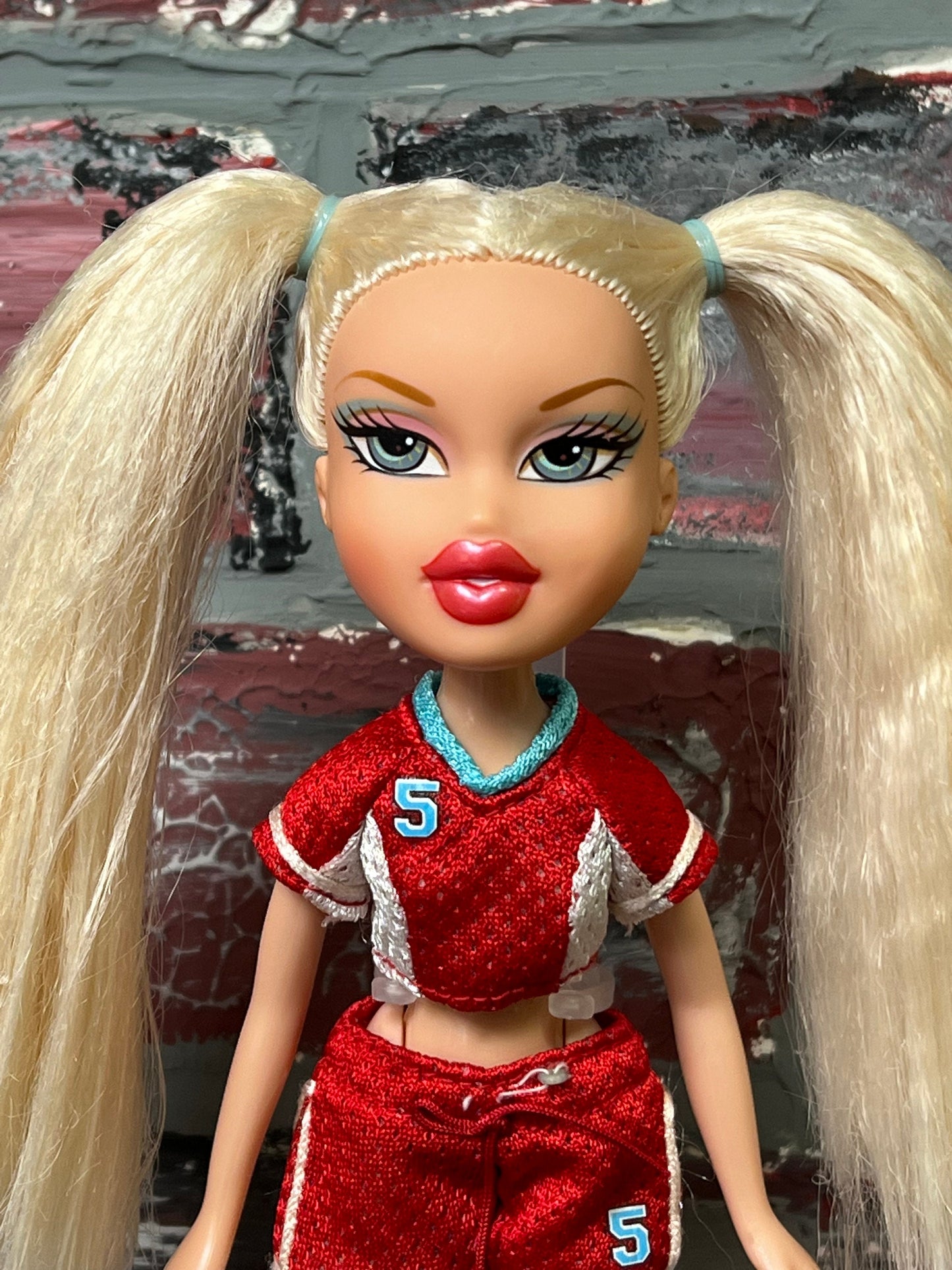 Vintage Play Sportz Cloe Bratz Doll In Original Outfit