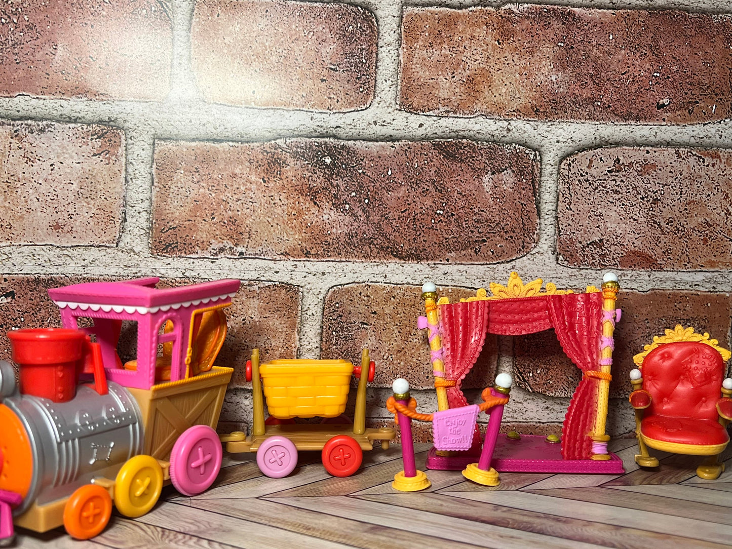 Mini Lalaloopsy Musical and Moving Train And Ballet Recital Accessories